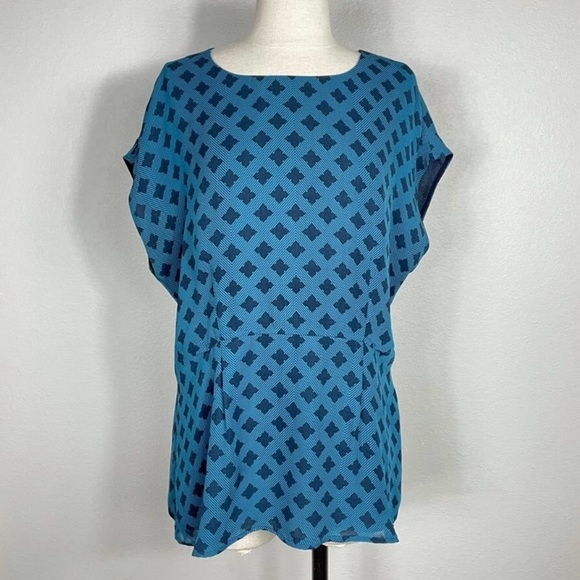 Cabi Short Sleeve Peplum Blouse - Picture 2 of 9